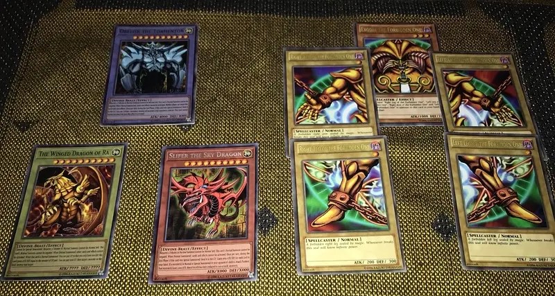 Yu-Gi-Ou اوراق نادرة و مجموعات يوجي متكاملة