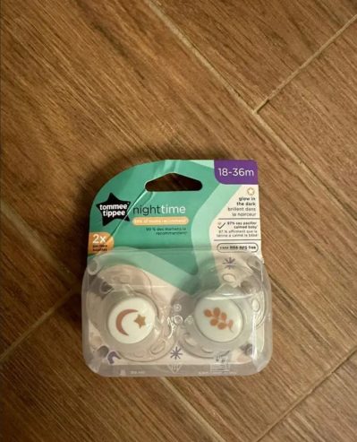 2 x Avent Pacifiers + 2 x Tommee Tippee Pacifiers