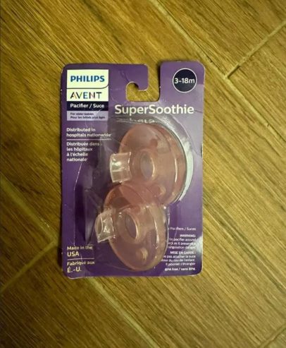 2 x Avent Pacifiers + 2 x Tommee Tippee Pacifiers