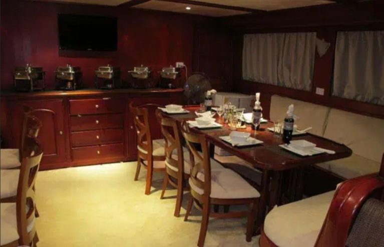 Liveaboard boat for sale