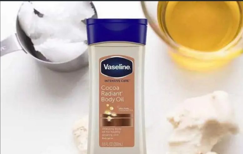 فازلين زيت الجسم بالكاكاو Vaseline Intensive Care Cocoa Body Oil