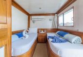 Liveaboard boat for sale