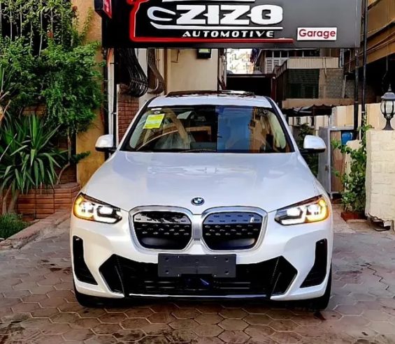 BMW iX3 Leading 2024 استلام فوري