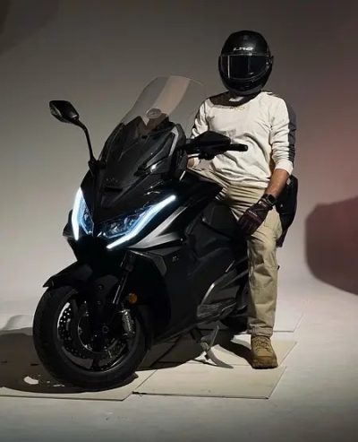 Kymco AK-550