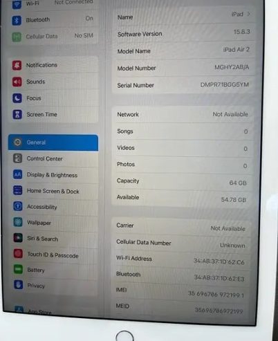 Ipad Air 2 64 GB أيباد اير WiFi + Sim, IOS :15.8. 3