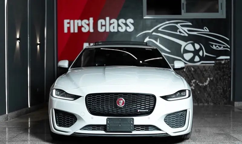 Jaguar XE 2020