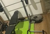 معدات جيم و طارات و دمبل ودكة مستويات وحامل بار وجهاز elliptical