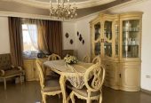 full dinning room in a very good condition …. سفره ٨ كراسي