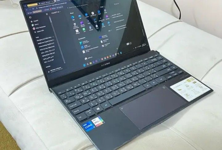 Ausu zenbook 13 inch Oled