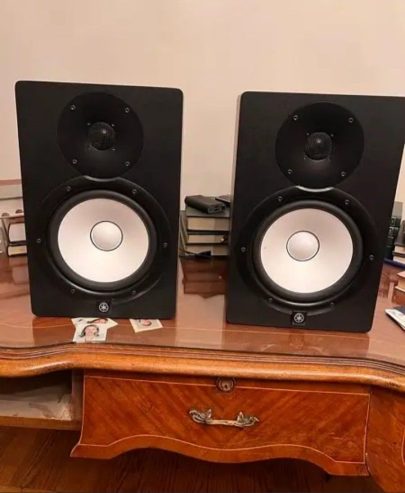 Yamaha HS8 Studio Monitors, Black