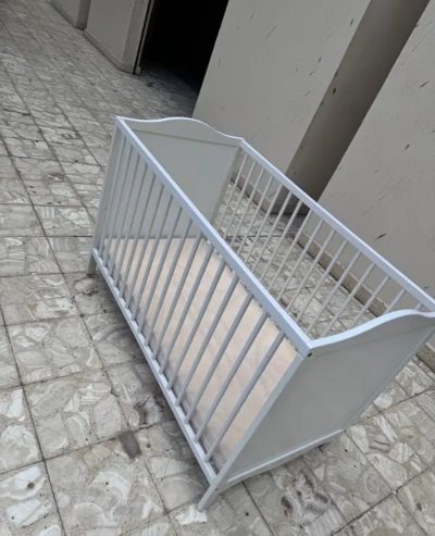 Baby crib