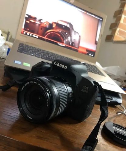 Canon EOS 800D