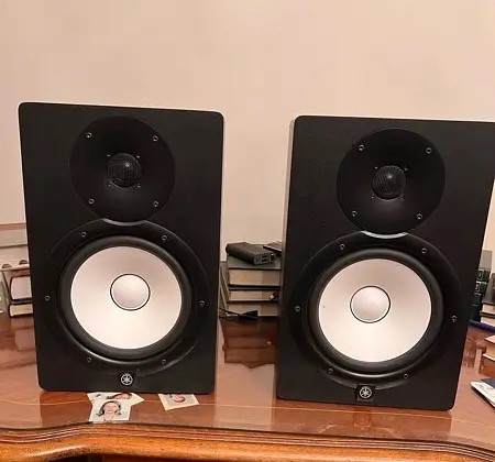 Yamaha HS8 Studio Monitors, Black