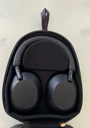 Sony WH-1000XM5 Headphones (Barely Used)