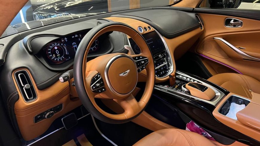 Aston Martin DBX Wakeel (Ezz EL Arab) Model 2021 6000KM V8 TwinTurbo 4000cc 542hp Grey X Camel