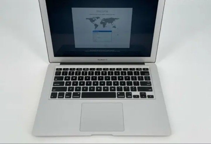 Apple MacBook Air 13-inch 2017