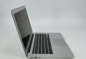 Apple MacBook Air 13-inch 2017