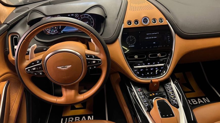 Aston Martin DBX Wakeel (Ezz EL Arab) Model 2021 6000KM V8 TwinTurbo 4000cc 542hp Grey X Camel