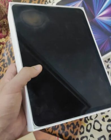 ipad Pro 2021 M1 256 GB + يدعم شريحة