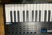 Alesis VI25 Midi Keyboard